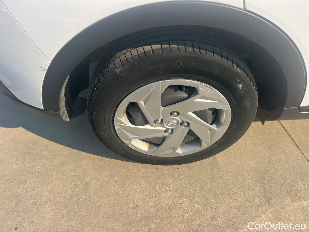  Hyundai  Bayon HYUNDAI  / 2021 / 5P / todoterreno 1.2 MPI Essence #25