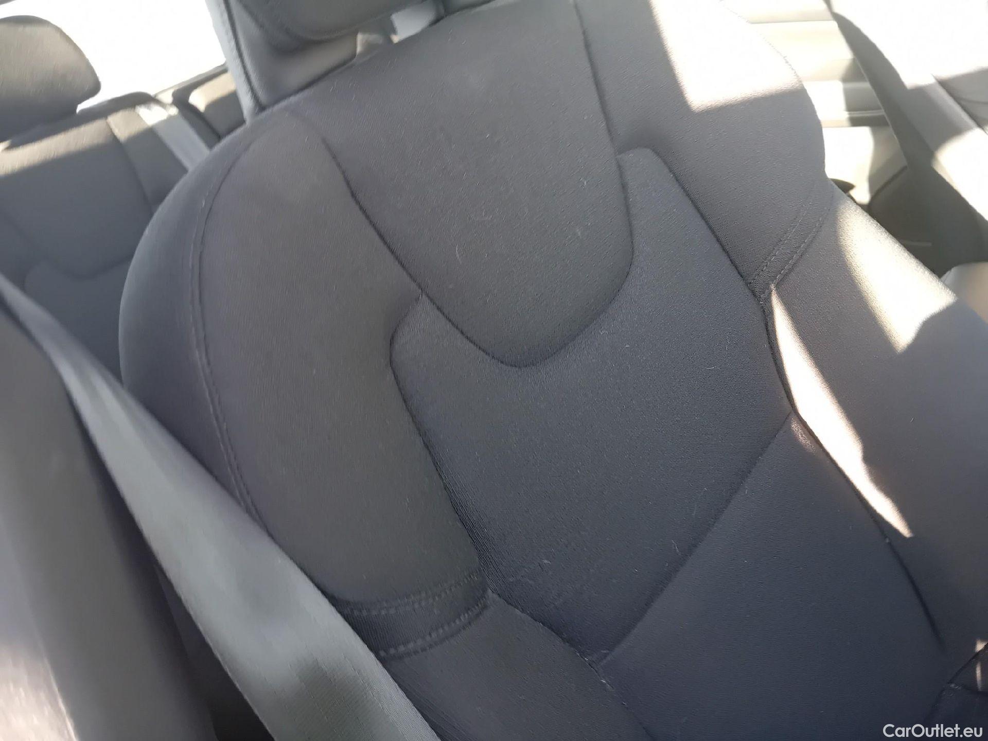  Volvo  XC60 VOLVO  / 2017 / 5P / todoterreno 2.0 B4 D Momentum Pro Auto #6