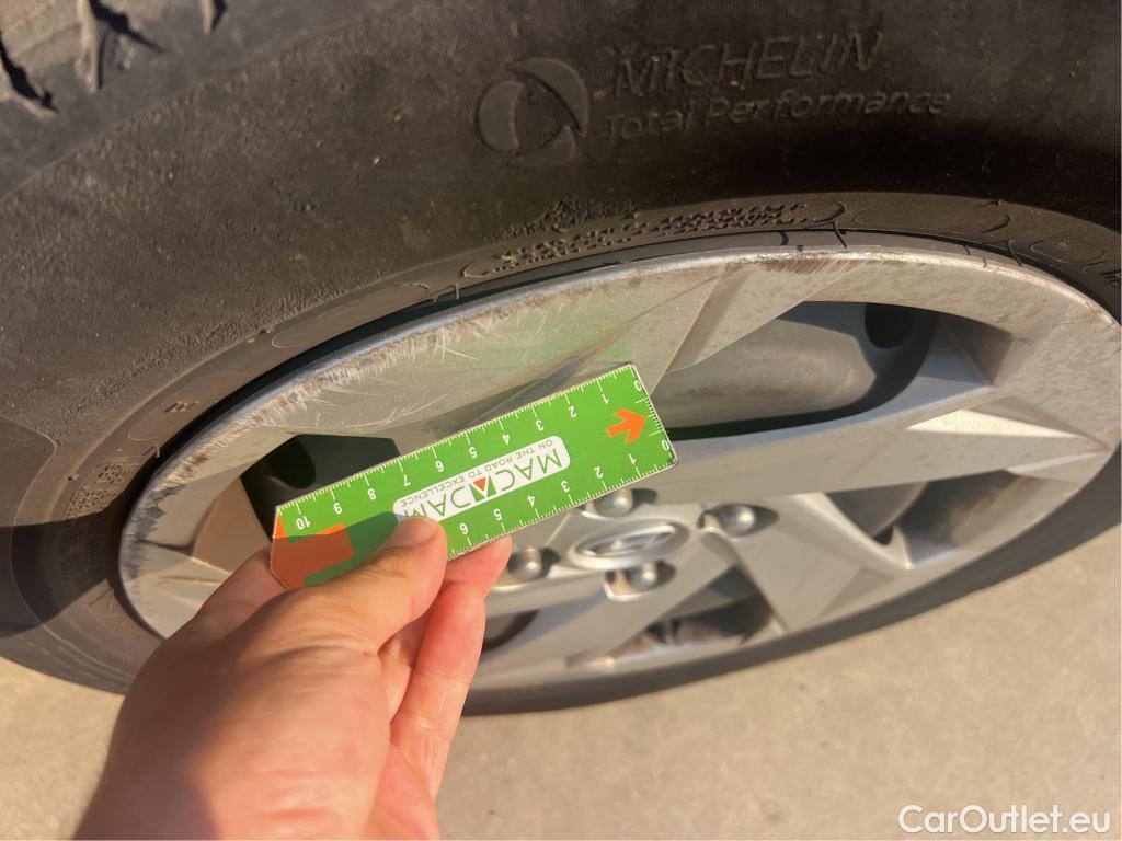  Hyundai  Bayon HYUNDAI  / 2021 / 5P / todoterreno 1.2 MPI Essence #24