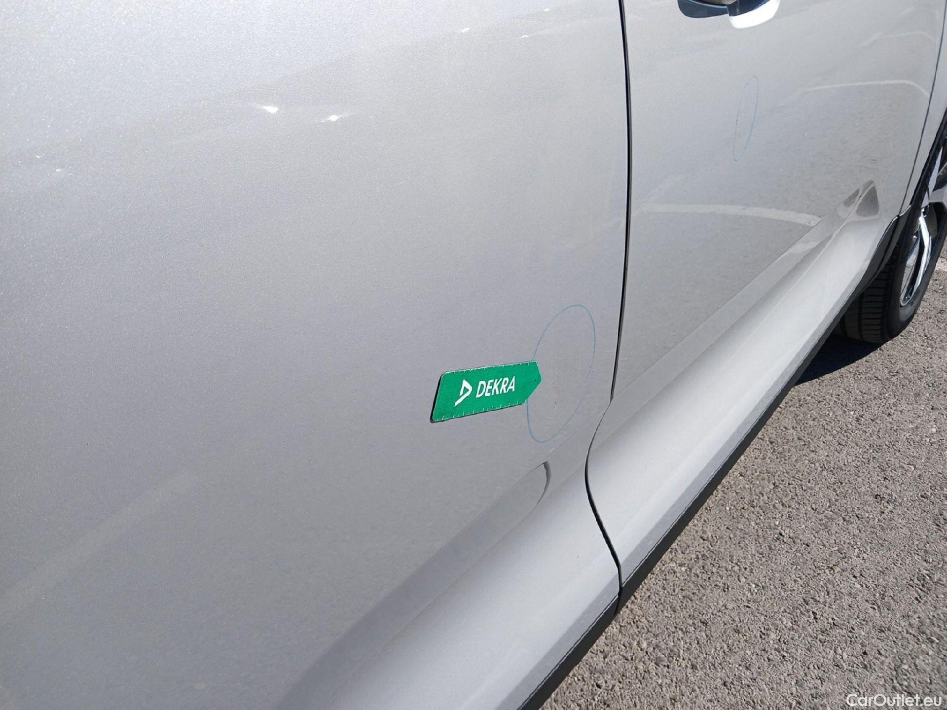  Volvo  XC 40 VOLVO XC40 / 2021 / 5P / todoterreno 1.5 T4 Recharge PHEV Core Auto #18