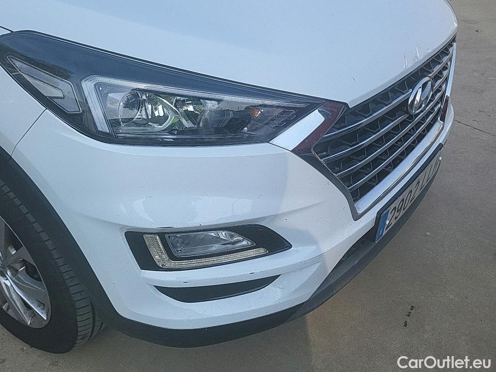  Hyundai  Tucson HYUNDAI  / 2018 / 5P / todoterreno 1.6 CRDI 85kW (116CV) 48V SLE 4X2(SP)(SL) #11