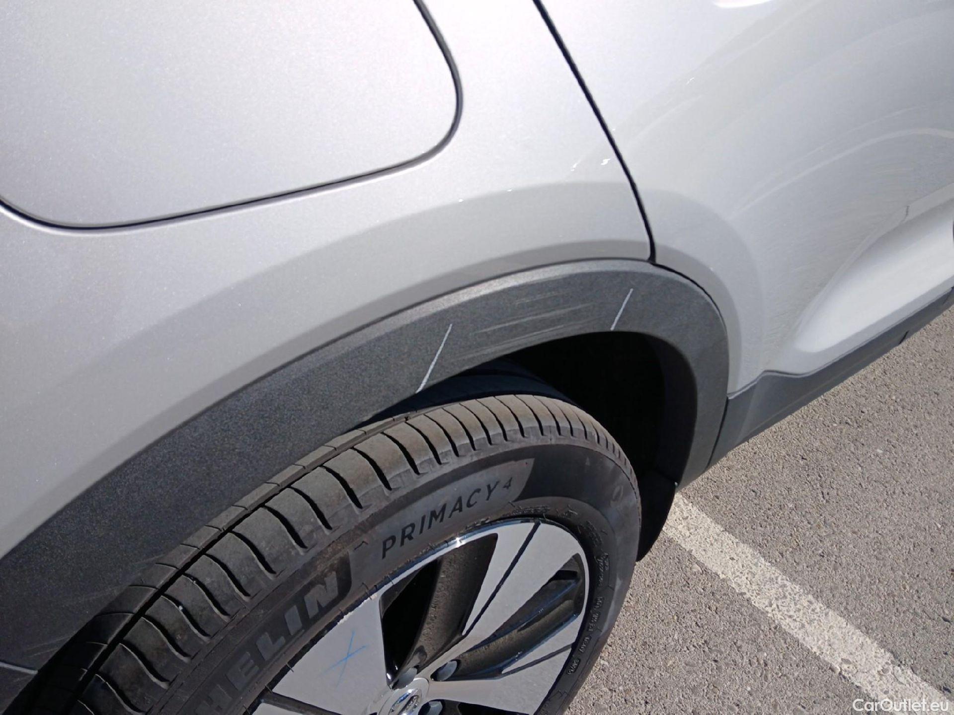  Volvo  XC 40 VOLVO XC40 / 2021 / 5P / todoterreno 1.5 T4 Recharge PHEV Core Auto #25