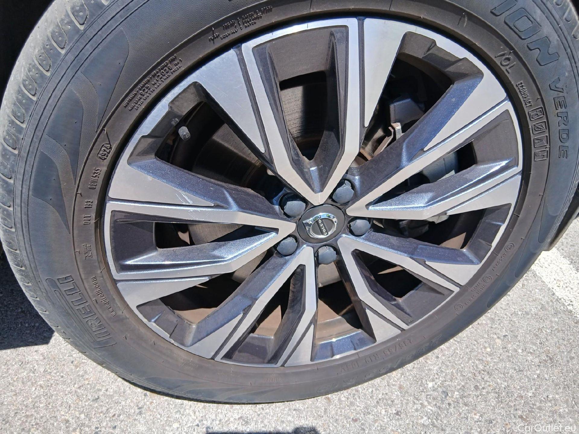  Volvo  XC60 VOLVO  / 2017 / 5P / todoterreno 2.0 T6 AWD Recharge Inscription Auto #46