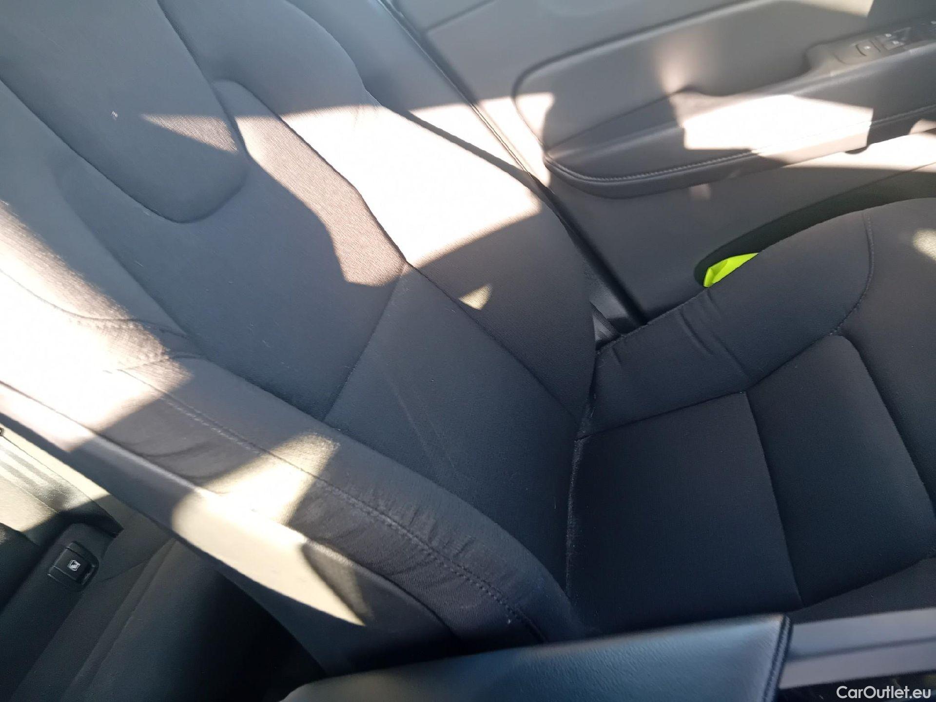  Volvo  XC60 VOLVO  / 2017 / 5P / todoterreno 2.0 B4 D Momentum Pro Auto #7