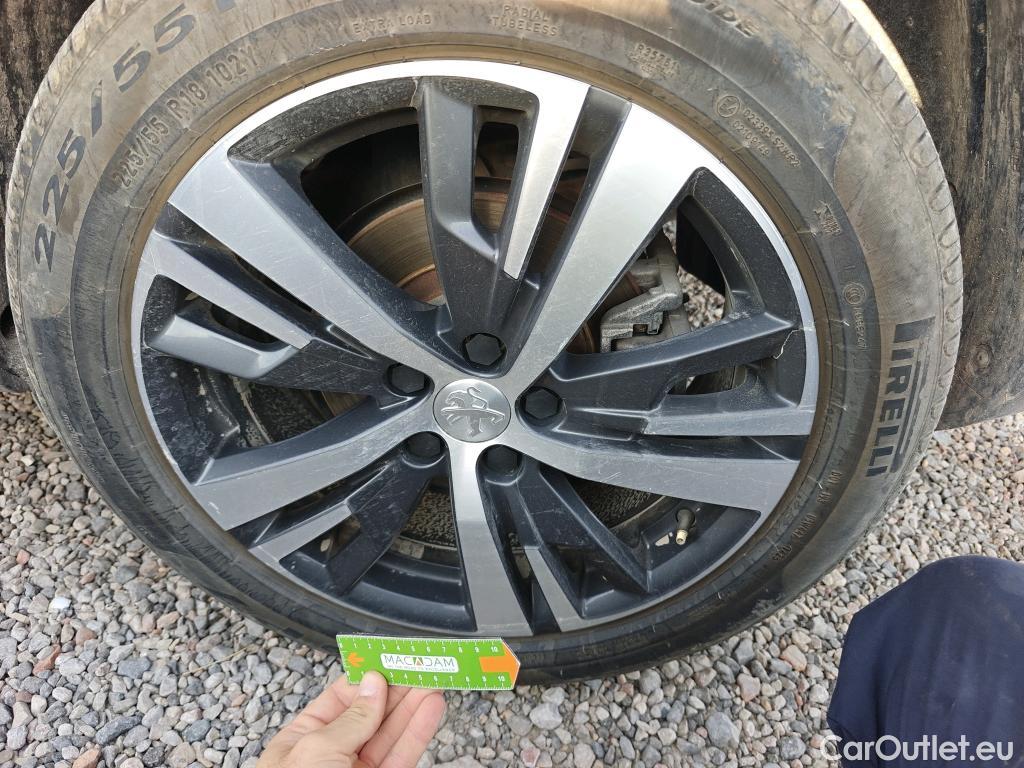  Peugeot  3008 PEUGEOT  / 2020 / 5P / todoterreno 1.2 PureTech 96KW S&S Allure Pack #34