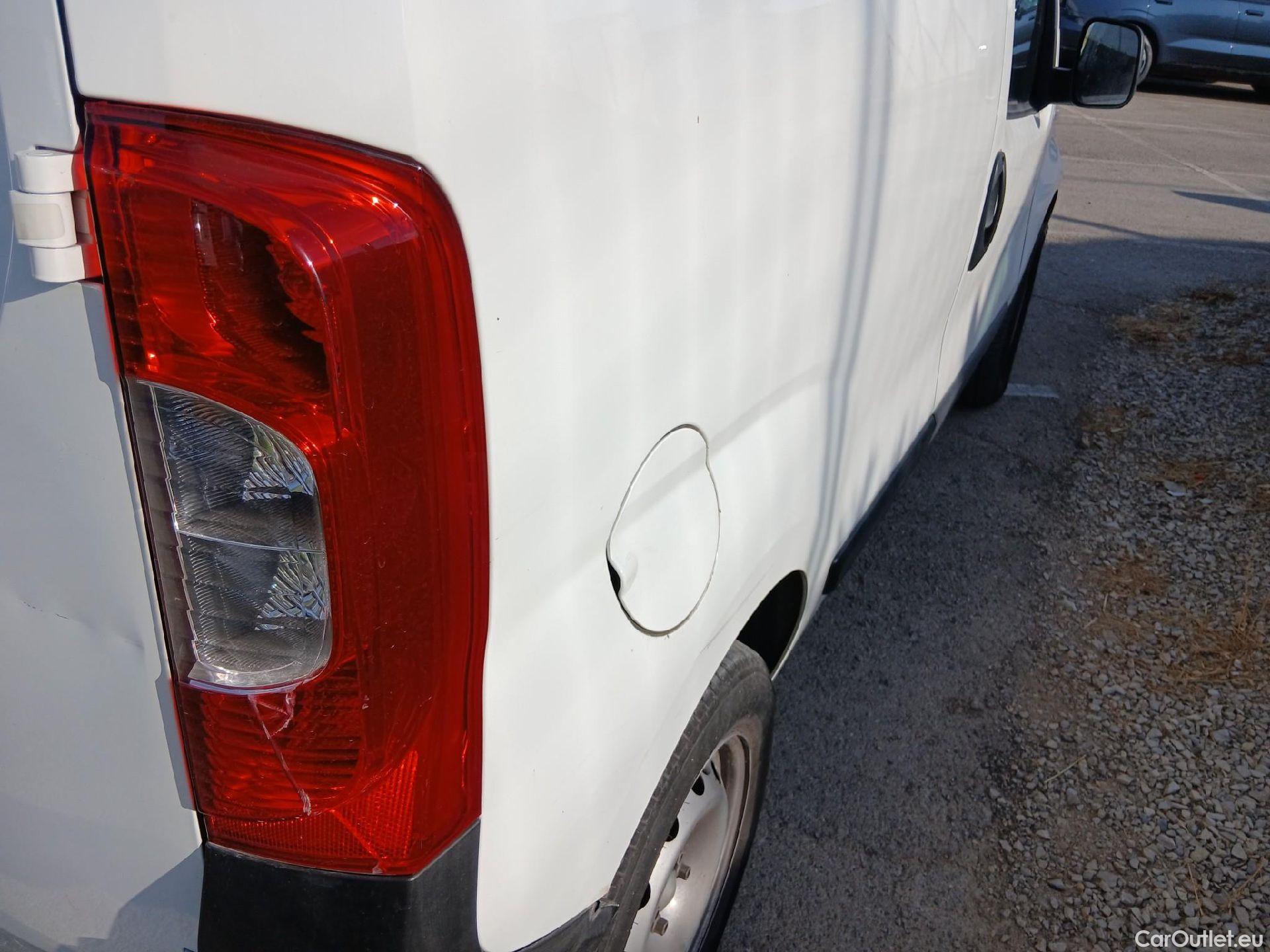  Fiat  Fiorino FIAT  / 2016 / 3P / furgón derivado de turismo Cargo Base N1 1.3 MJet 70 kW (95 CV) #19