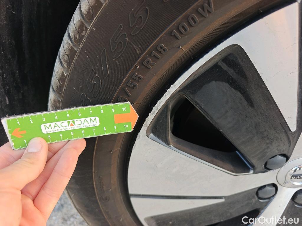  Volvo  XC 40 VOLVO XC40 / 2021 / 5P / todoterreno 1.5 T4 Recharge PHEV Plus Dark Auto #6