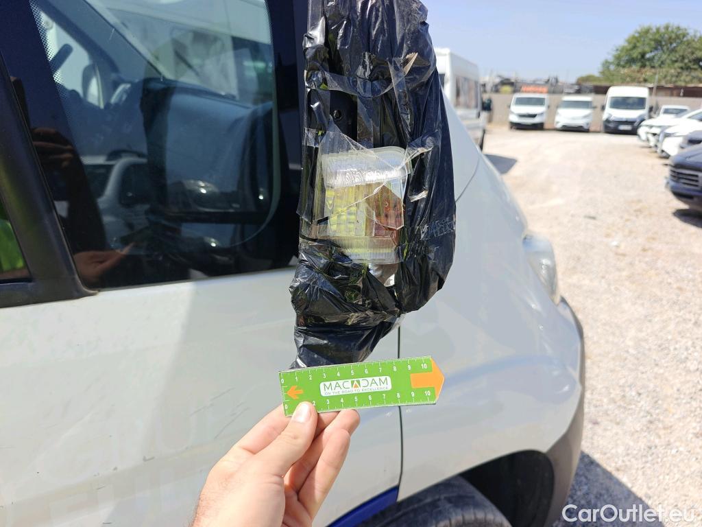  Citroen  Jumper CITROEN  / 2014 / 4P / combi BlueHDi 103KW (140CV) S&S Combi 33 L2H2 #3