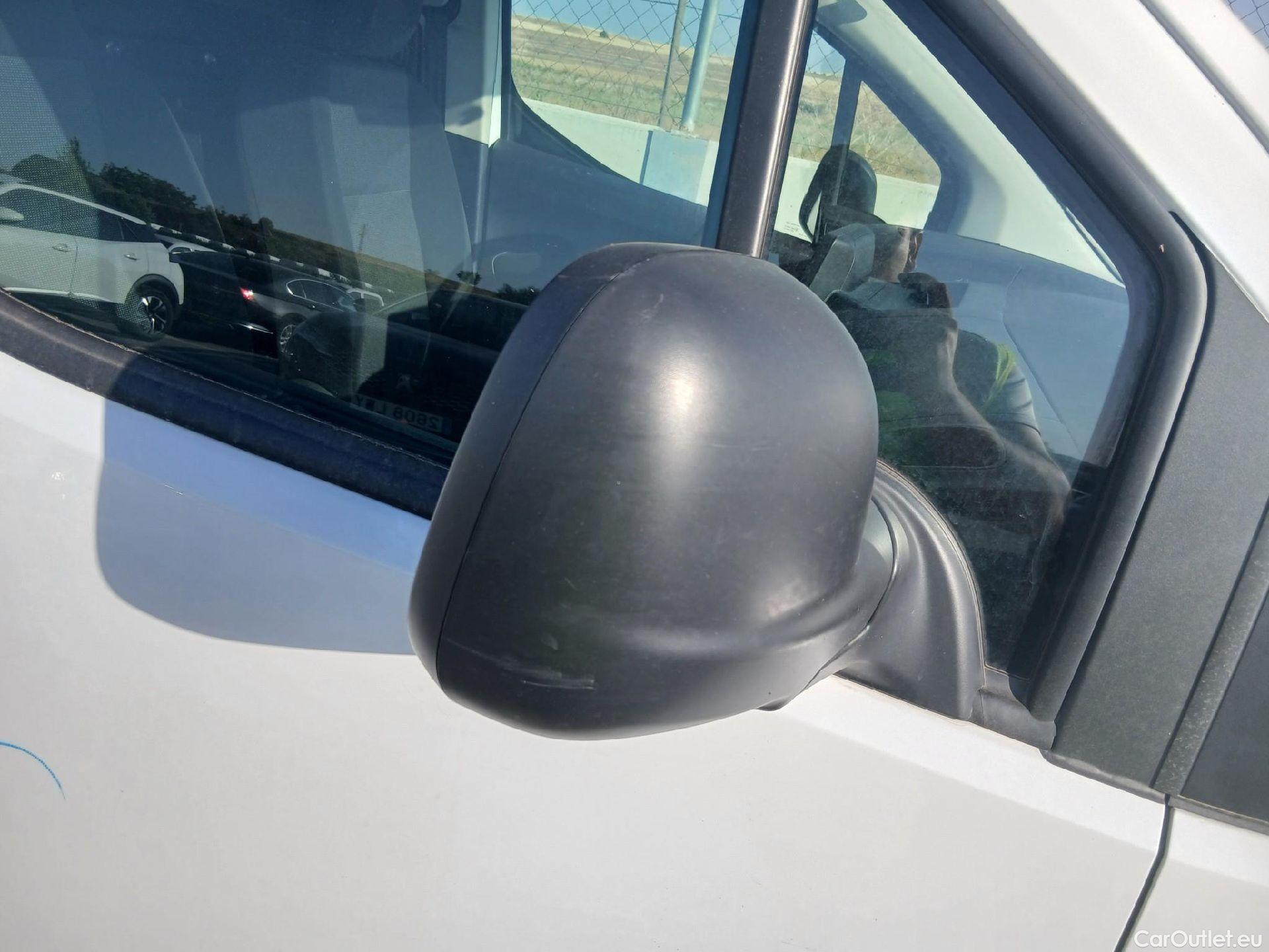  Citroen  Berlingo CITROEN  / 2018 / 4P / furgón derivado de turismo Talla M BlueHDi 100 #21