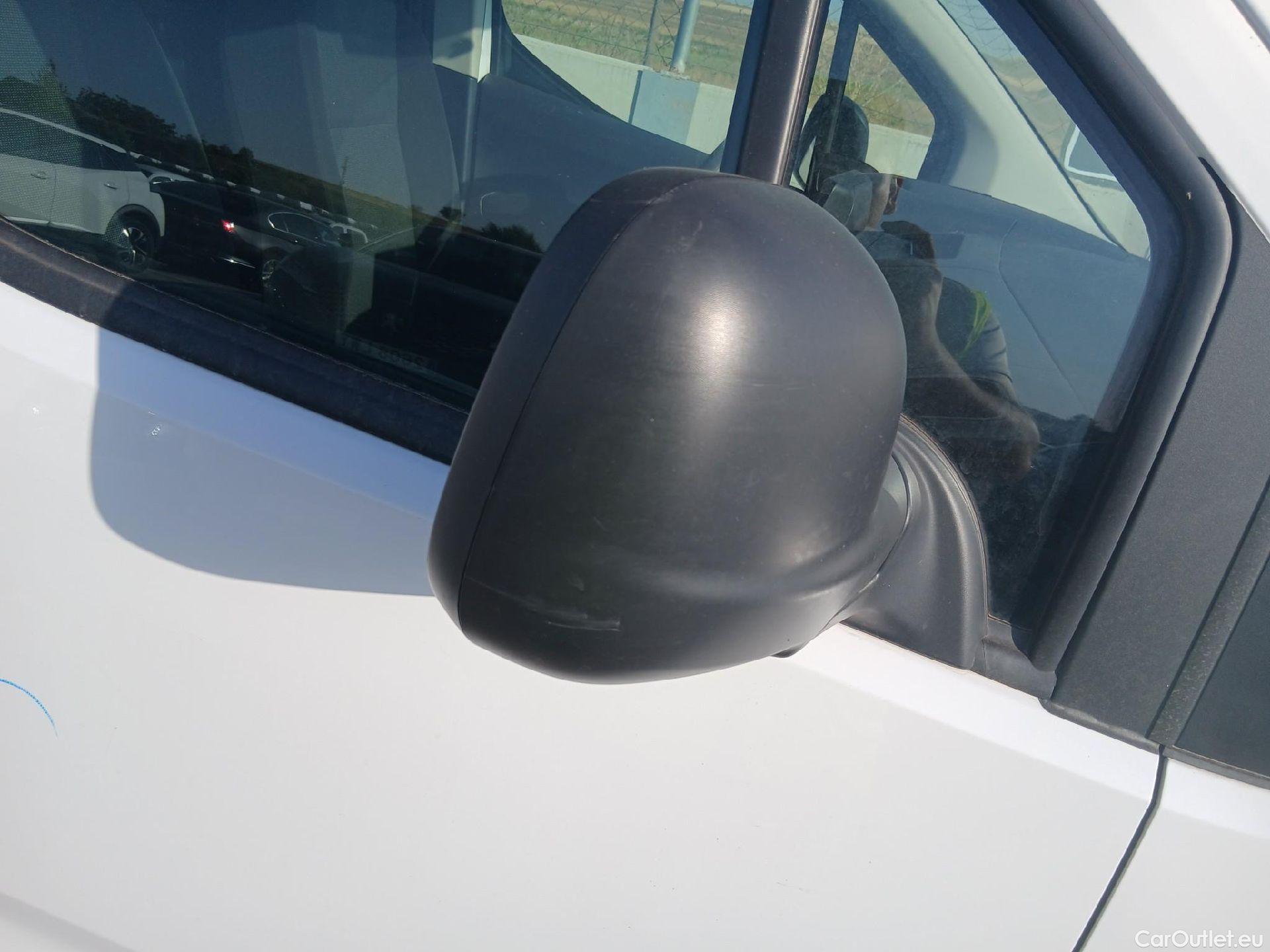  Citroen  Berlingo CITROEN  / 2018 / 4P / furgón derivado de turismo Talla M BlueHDi 100 #22