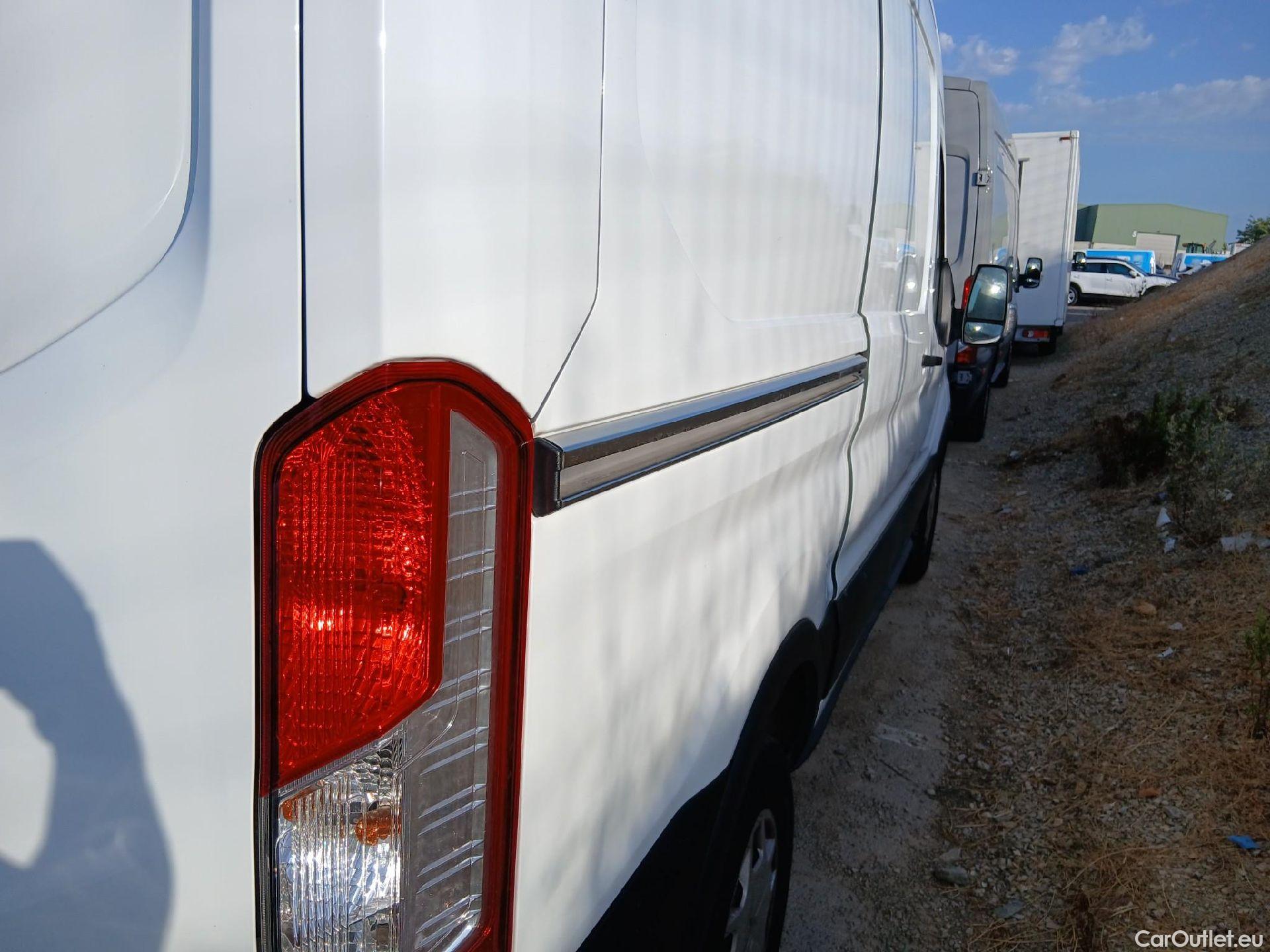  Ford  Transit FORD  / 2013 / 4P / furgón 350 125kW L2H2 Van Trend FWD MHEV #13