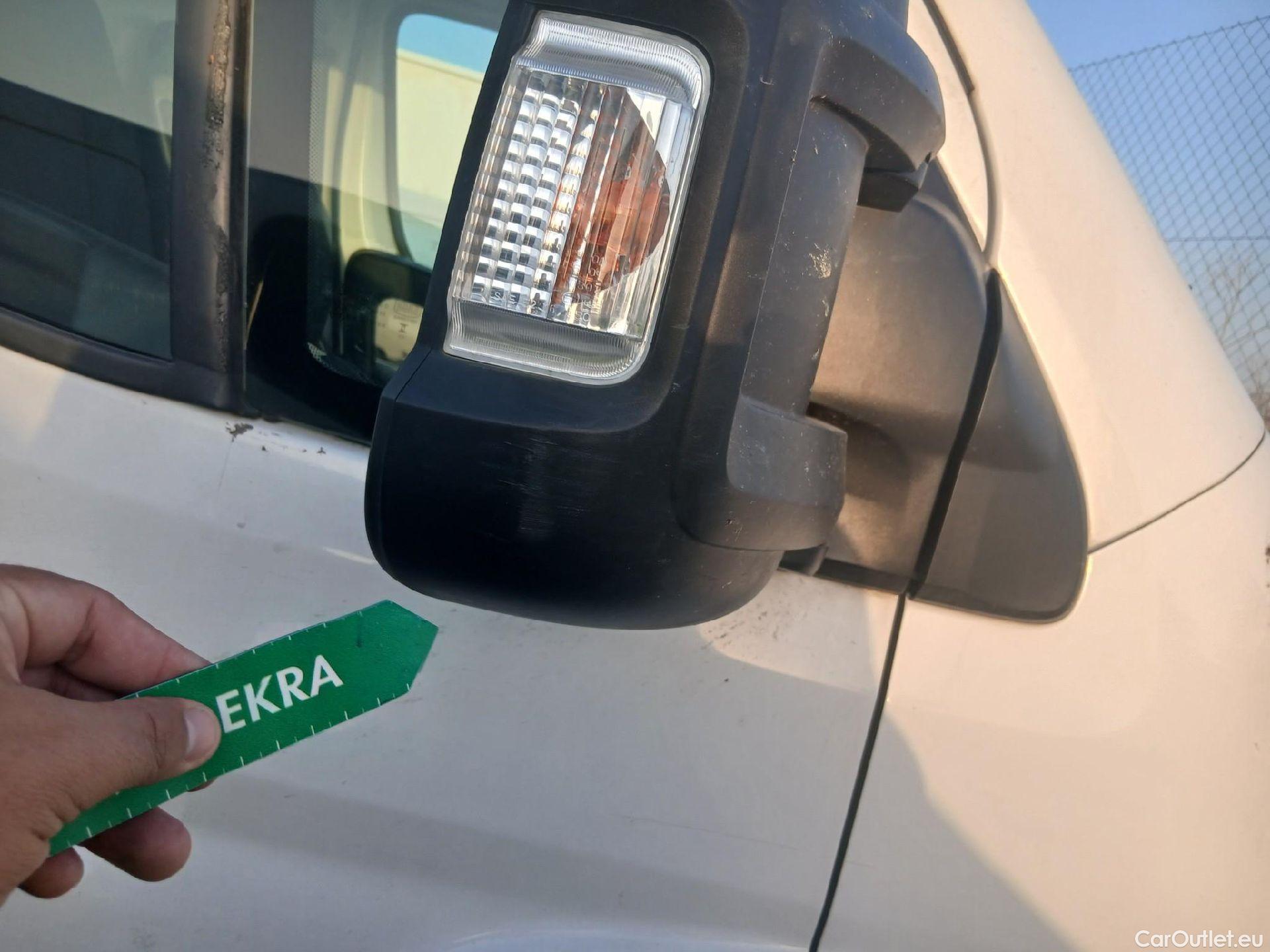  Peugeot  Boxer PEUGEOT  / 2014 / 4P / furgón 333 L2 H1 BHDI 103kW (140CV) S&S 6 V. M (AC) #60