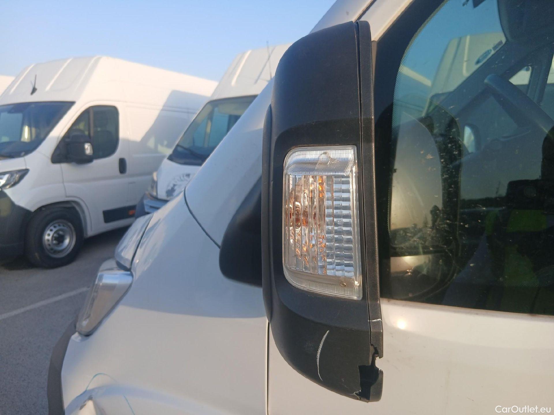  Opel  Movano OPEL  / 2021 / 4P / furgón  Base L2H2 3.5T 2.2 BHDi 88kW #64