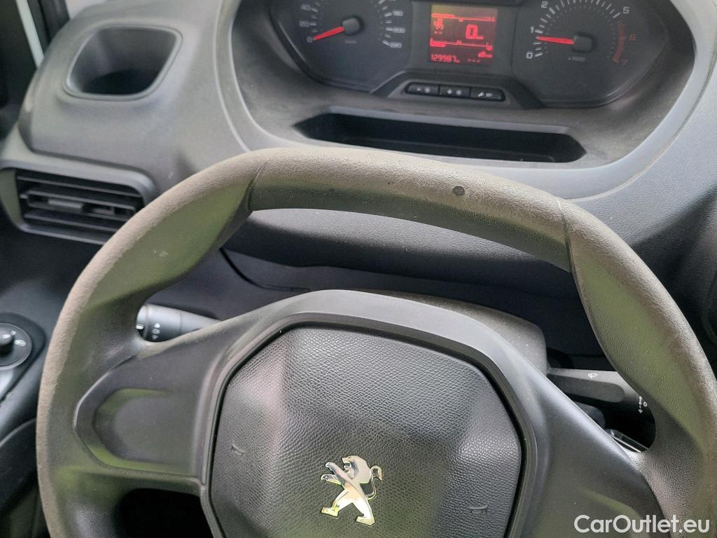  Peugeot  Partner PEUGEOT  / 2018 / 3P / furgón derivado de turismo Pro Standard 600kg BlueHDi 73kW #22