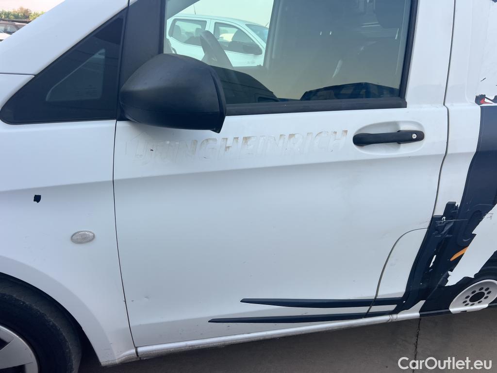  Mercedes  Vito MERCEDES-BENZ  / 2014 / 4P / furgón 111 CDI Larga #17