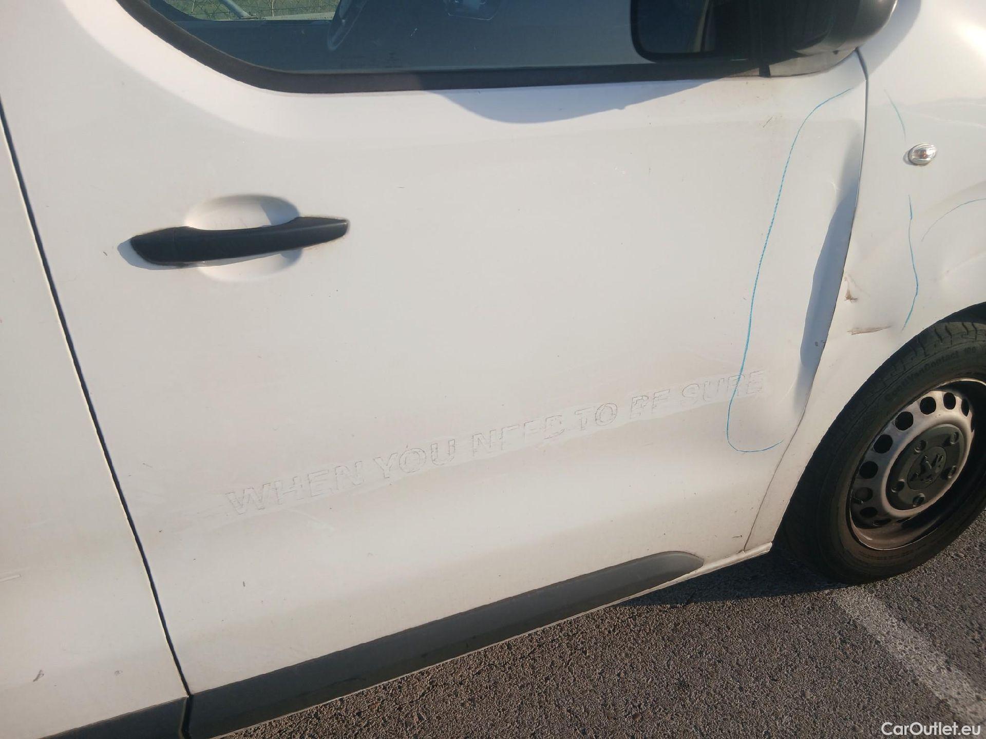  Peugeot  Expert PEUGEOT  / 2016 / 4P / furgón Furgón Premium 2.0 BlueHDi 120 Standard #23