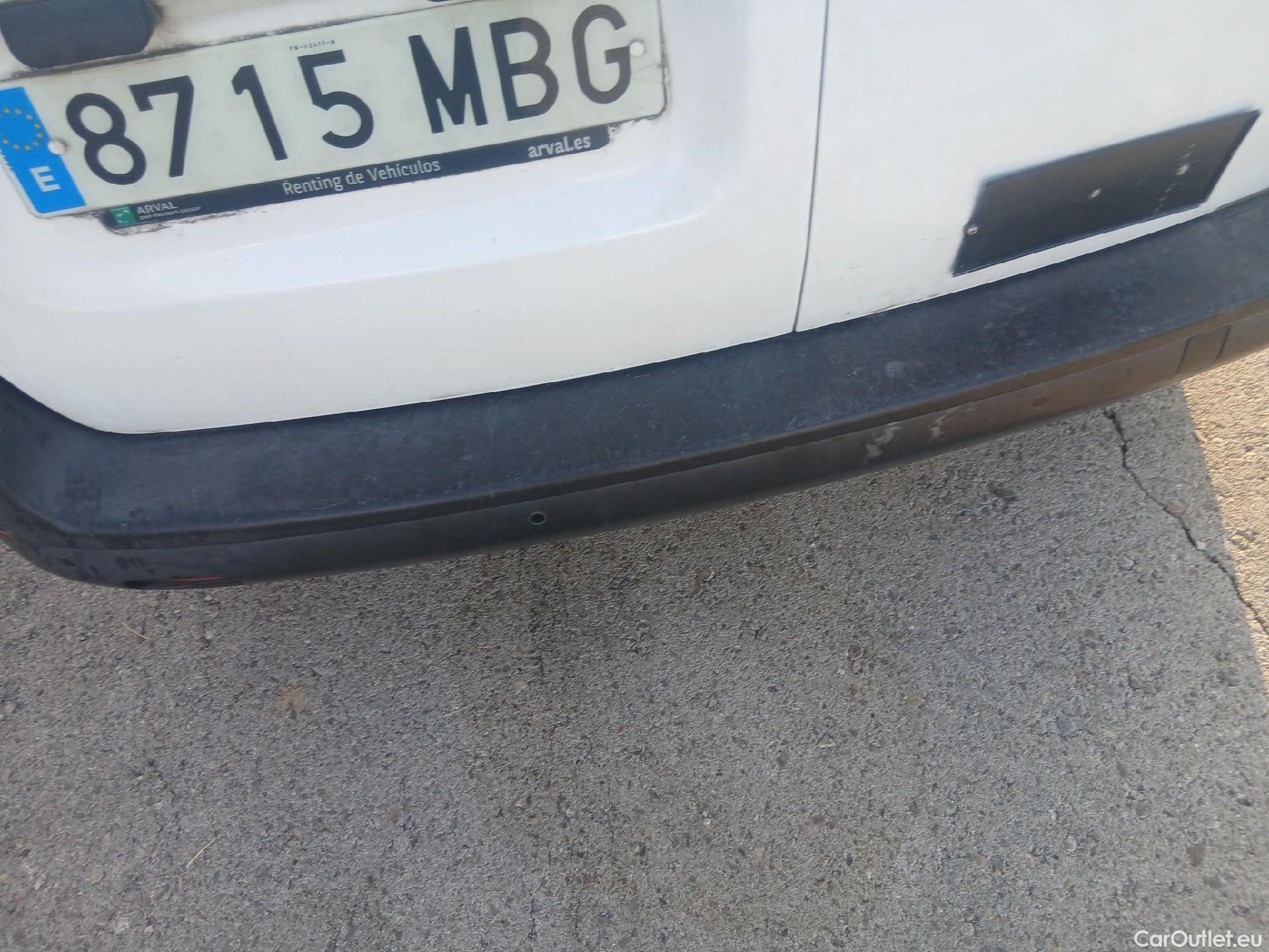  Peugeot  Expert PEUGEOT  / 2016 / 4P / furgón Furgón Premium 2.0 BlueHDi 120 Standard #19
