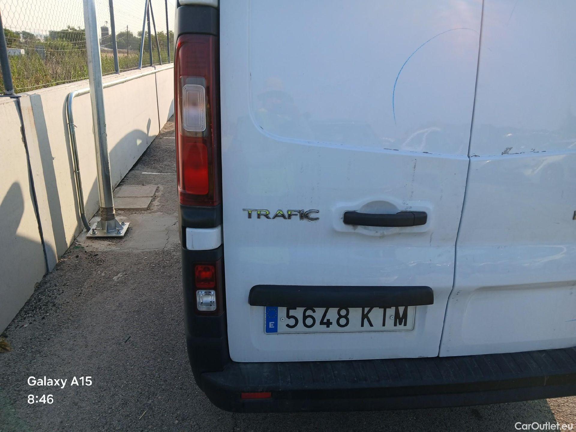  Renault  Trafic RENAULT  / 2014 / 4P / furgón Furgón 27 L1H1 dCi 88kW (120CV) #52