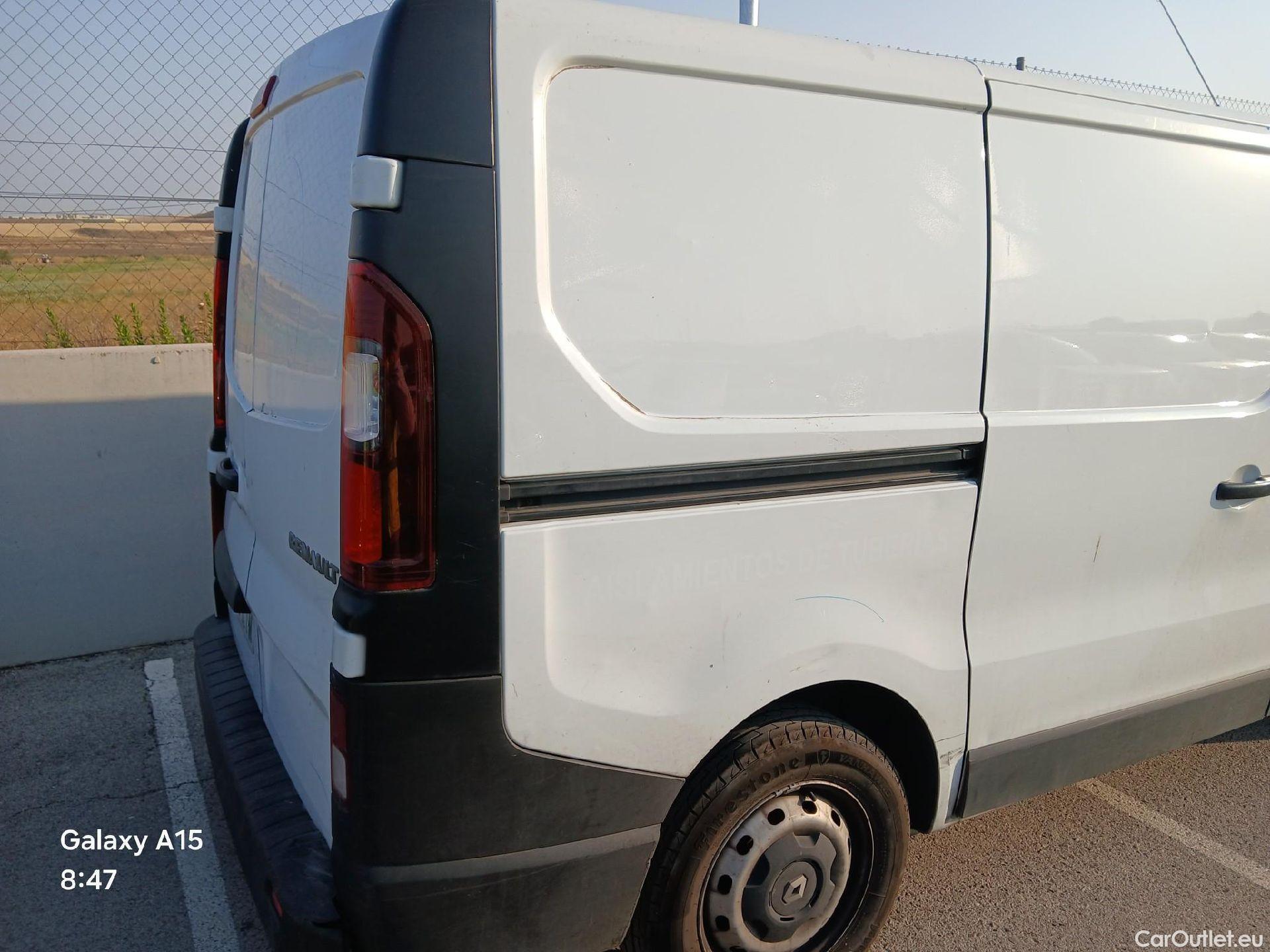  Renault  Trafic RENAULT  / 2014 / 4P / furgón Furgón 27 L1H1 dCi 88kW (120CV) #58