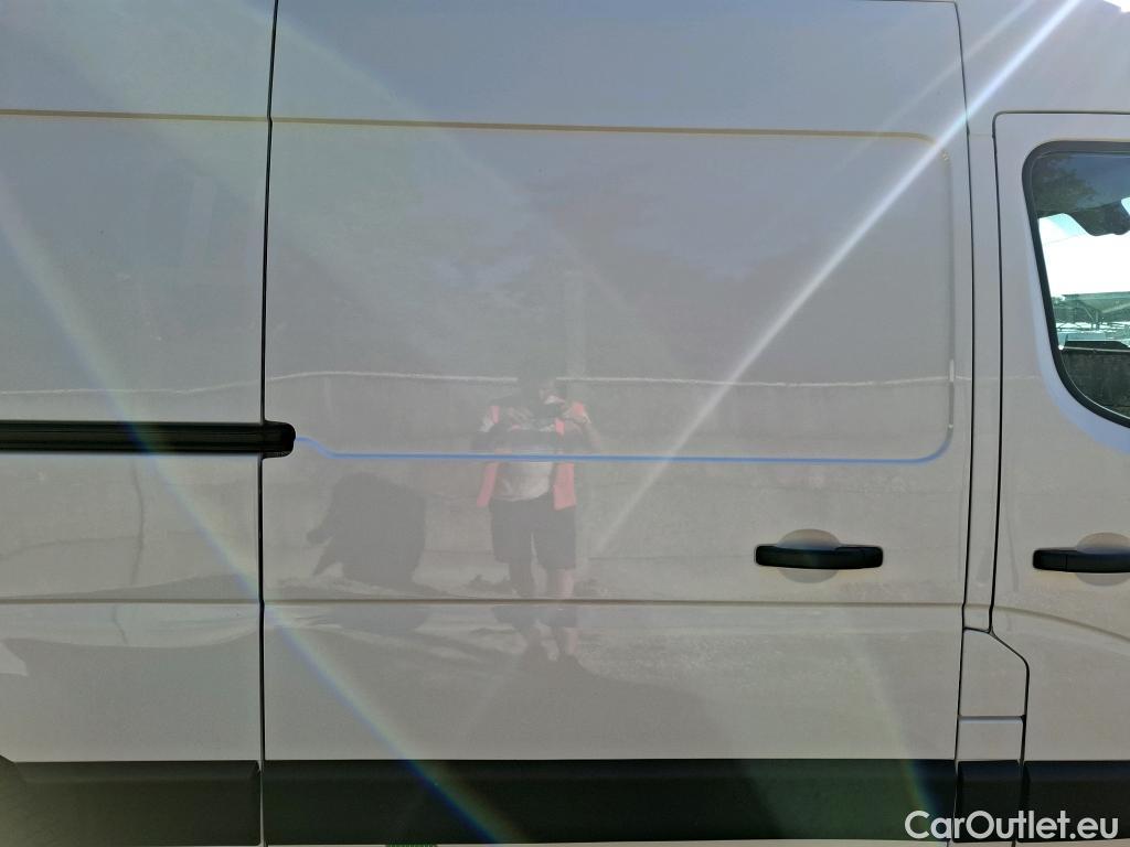  Renault  Master  Fourgon L2H2 3 3 Grand Confort dCi 135CV BVM6 E6dT #1