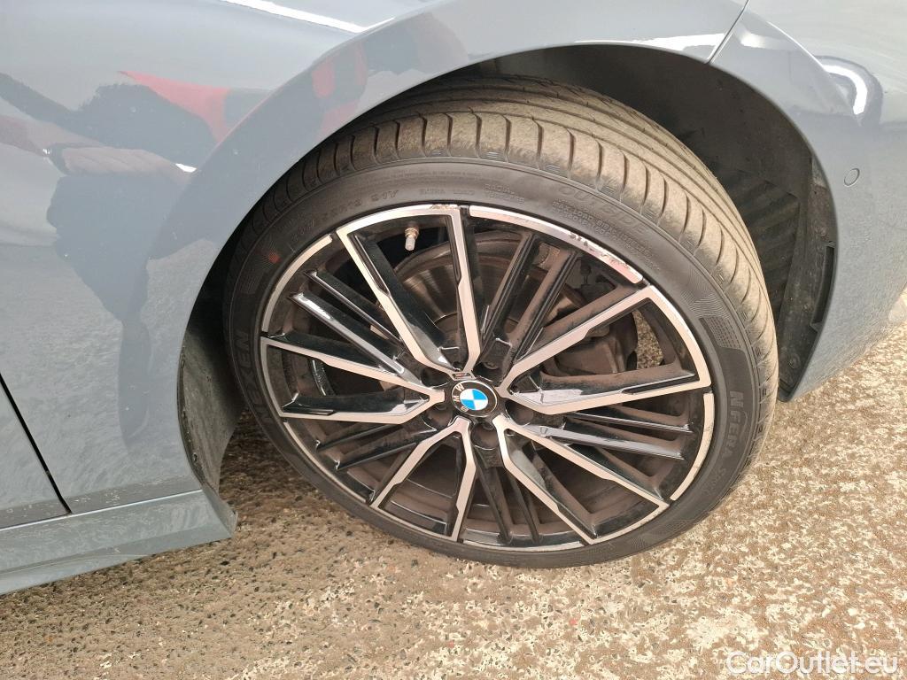  Bmw  Serie 1 BMW Série 1 / 2019 / 5P / Berline 118i DKG7 M Sport #14