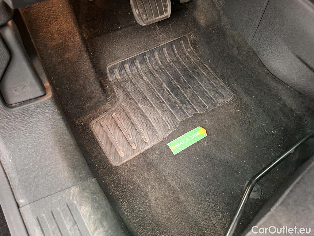  Citroen  C4 CITROEN  X / 2022 / 4P / Berline PureTech 130 S&S EAT8 Shine #1
