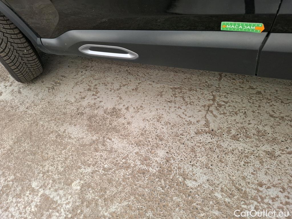  Citroen  C4 CITROEN  X / 2022 / 4P / Berline PureTech 130 S&S EAT8 Shine #33