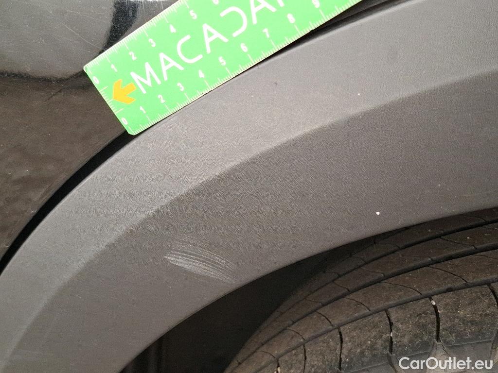  Citroen  C4 CITROEN  X / 2022 / 4P / Berline PureTech 130 S&S EAT8 Shine #31