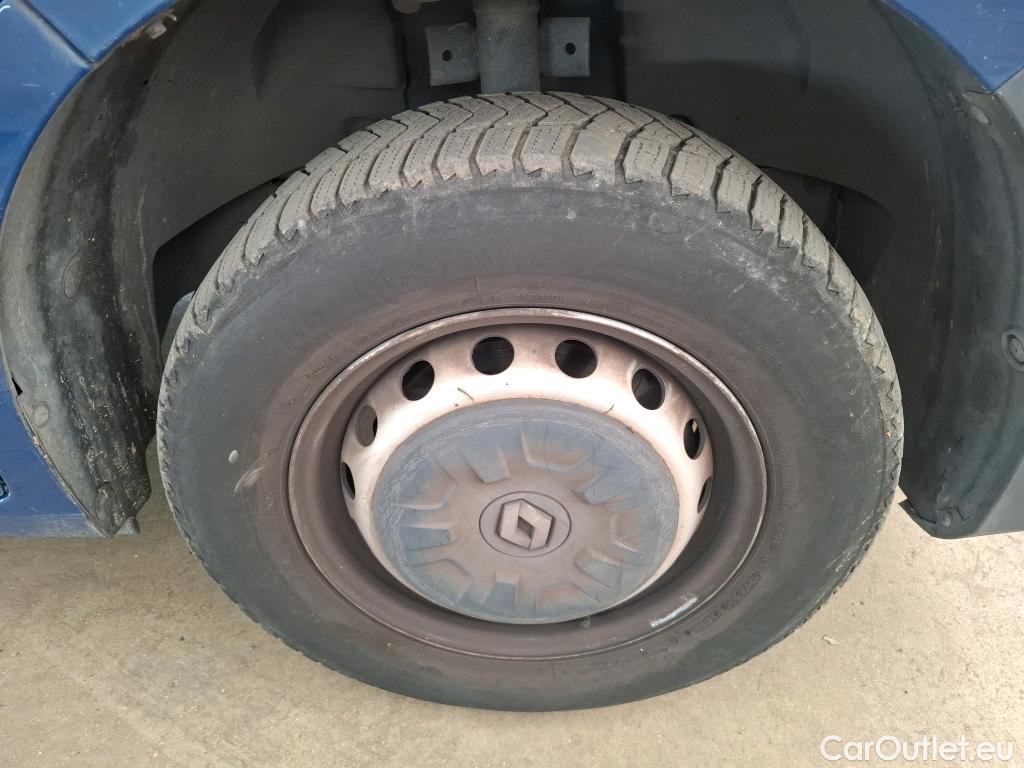  Renault  Master  III Fourgon L1H1 2 8 Grand Confort 2.3 dCi 135CV BVM6 E6dT #38