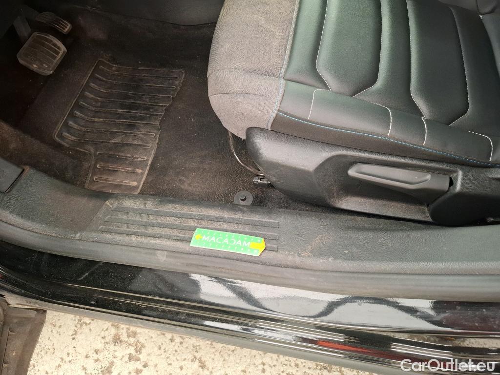  Citroen  C4 CITROEN  X / 2022 / 4P / Berline PureTech 130 S&S EAT8 Shine #13