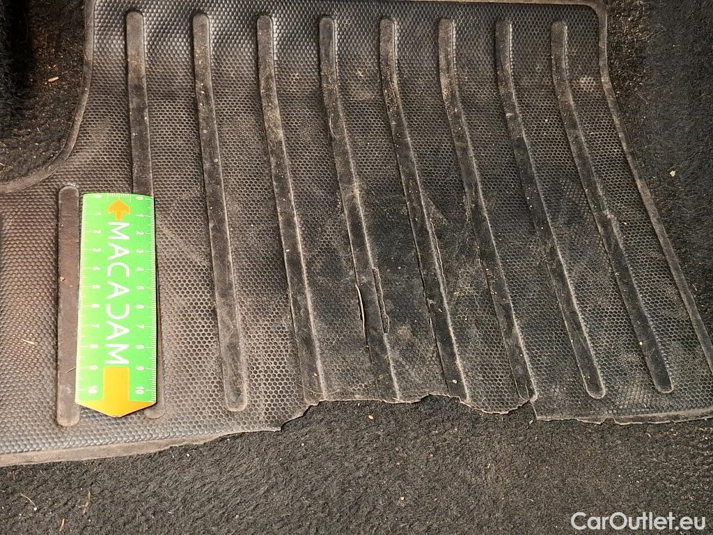 Citroen  C4 CITROEN  X / 2022 / 4P / Berline PureTech 130 S&S EAT8 Shine #3