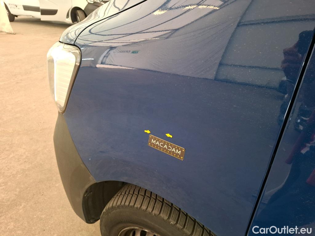  Renault  Master  III Fourgon L1H1 2 8 Grand Confort 2.3 dCi 135CV BVM6 E6dT #53