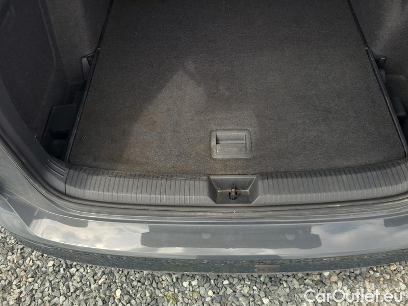  Volkswagen  Golf  VIII Variant (CG5) 2020 Var.2.0TDI 110 Style AT #11