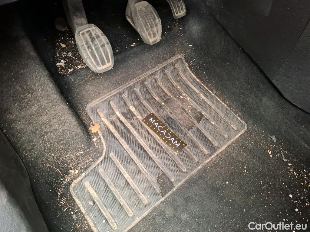  Peugeot  208 PEUGEOT  / 2019 / 5P / Berline Puretech 75 S&S Active Business #1
