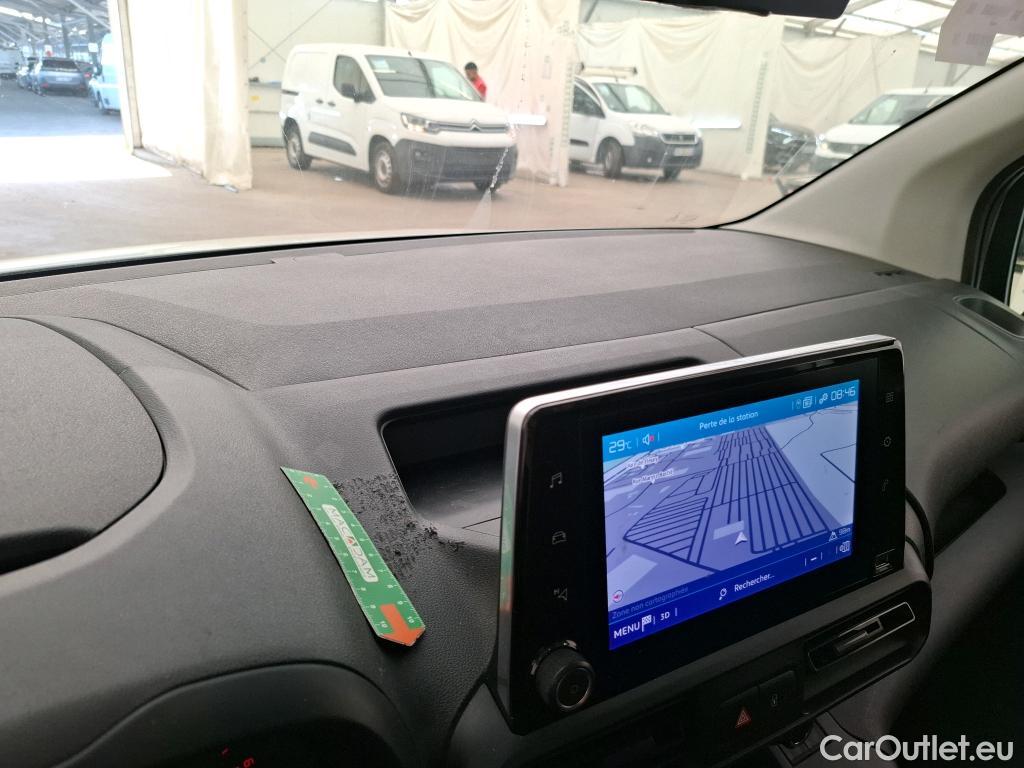  Citroen  Berlingo CITROEN  / 2018 / 4P / Fourgonnette M 1000kg PureTech 110 BVM6 Driver (Ex 844P) #3