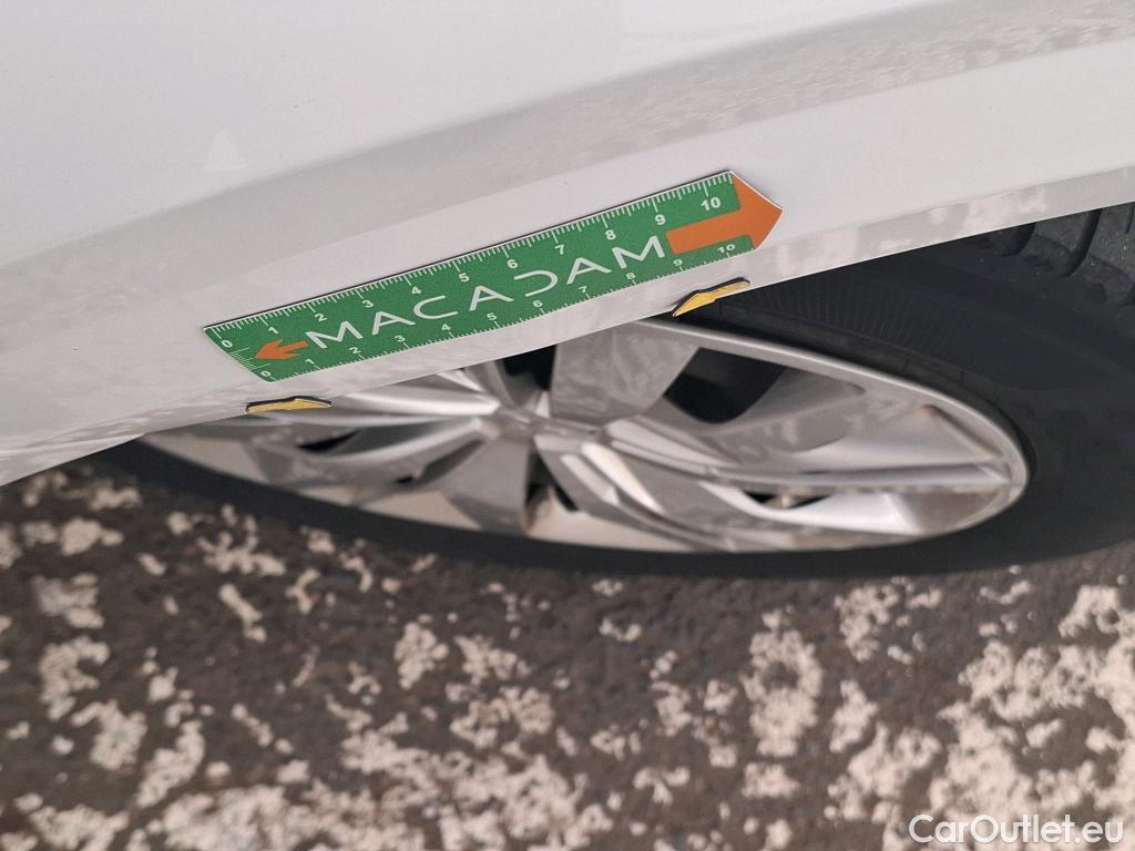  Peugeot  208  Premium 1.5 HDi 100CV BVM6 E6d #4