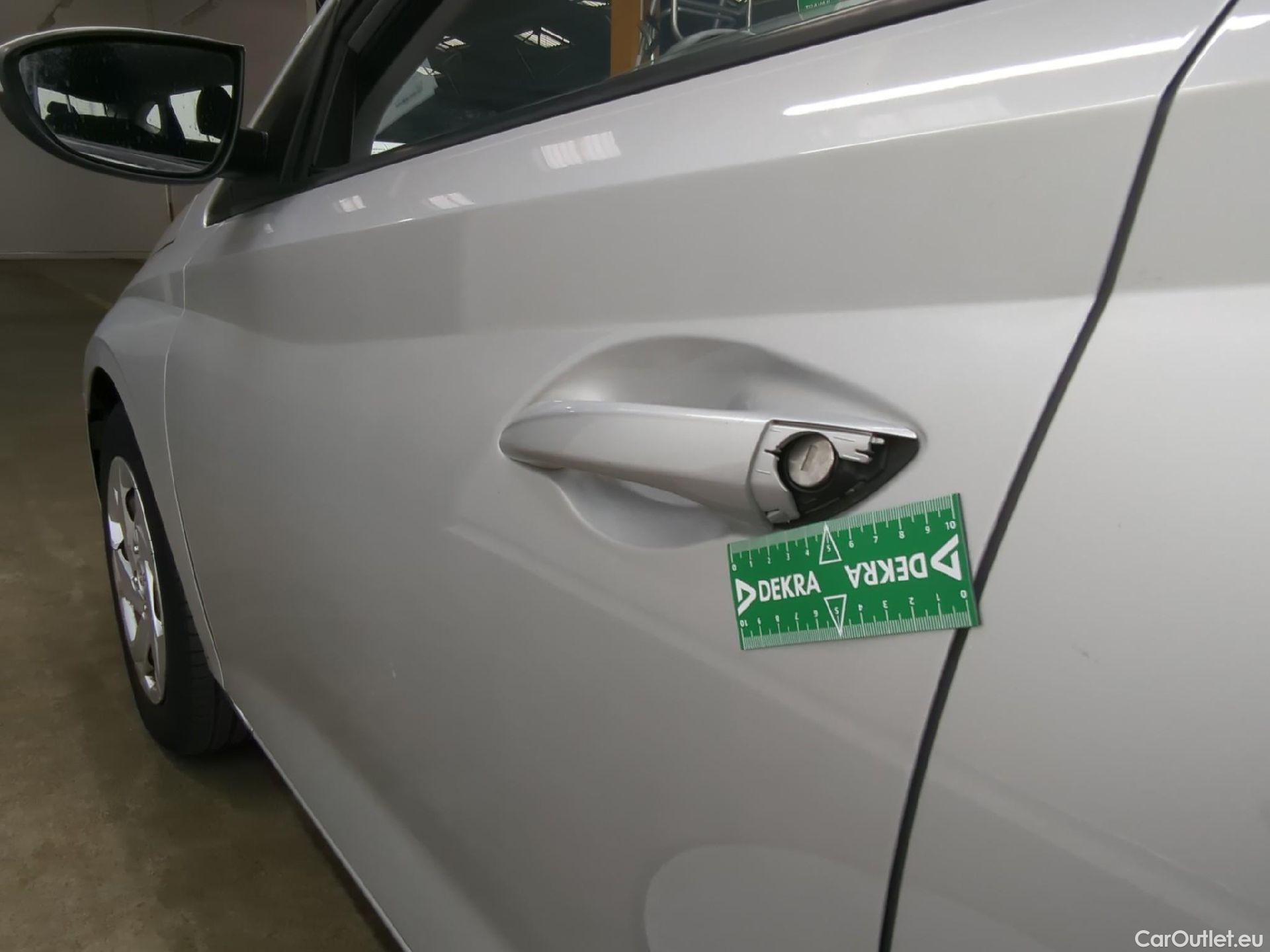  Hyundai  i20  Initia 1.2 85CV BVM5 E6d #36