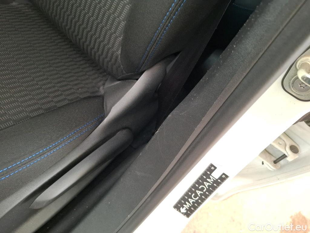  Peugeot  208  Signature 1.2 PureTech 80CV BVM5 E6dT #5