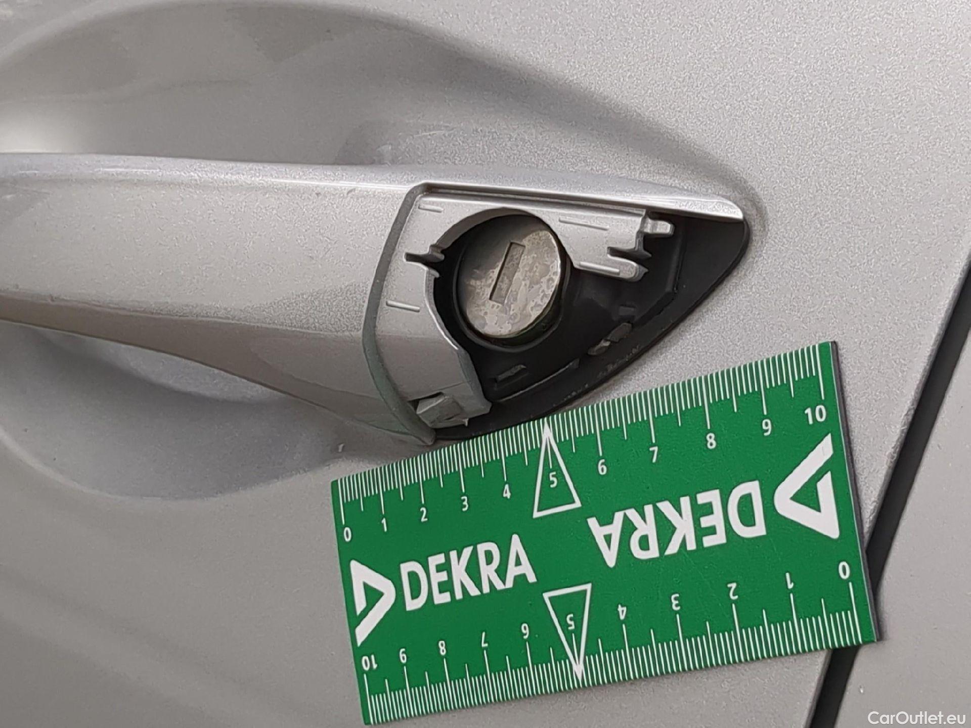  Hyundai  i20  Initia 1.2 85CV BVM5 E6d #35