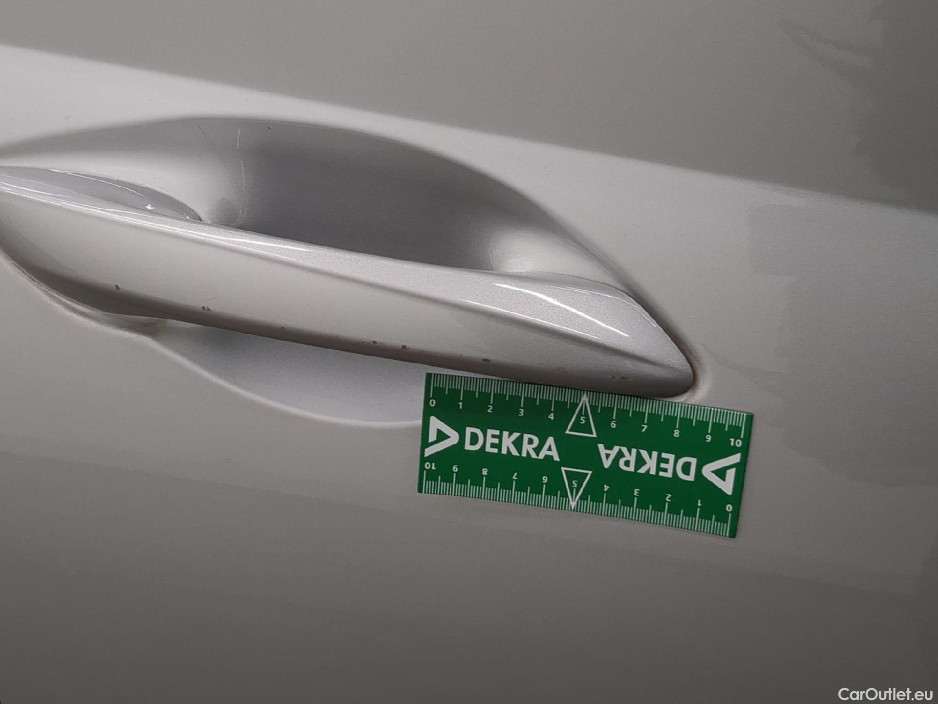  Hyundai  i20  Initia 1.2 85CV BVM5 E6d #10
