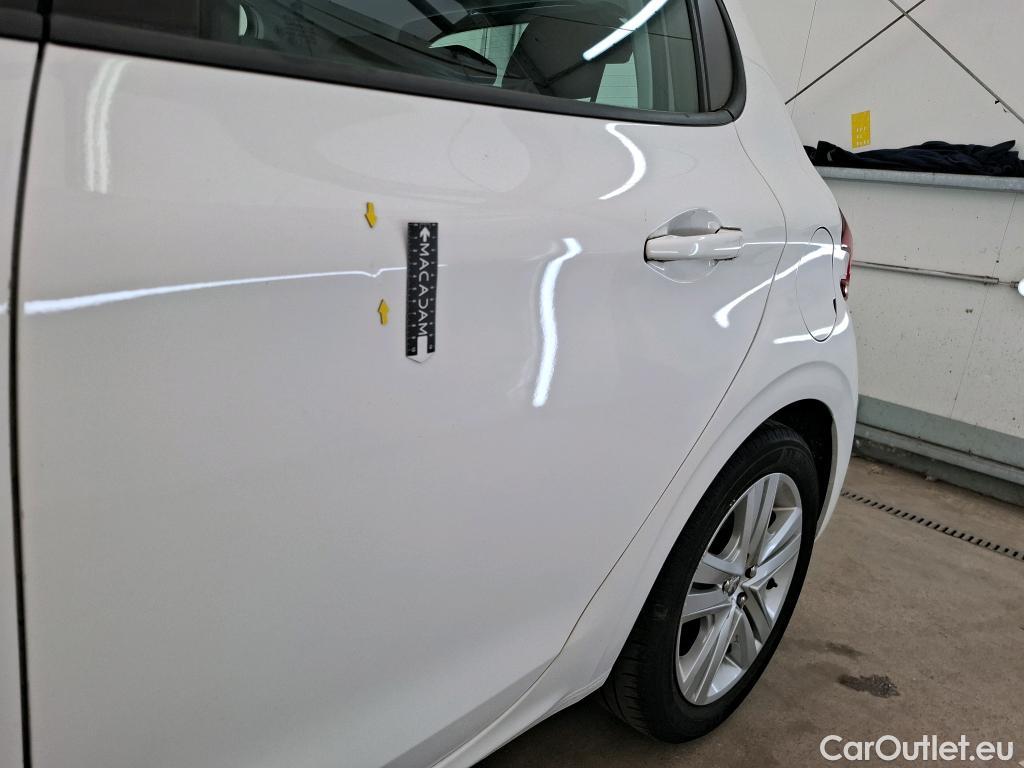  Peugeot  208  Signature 1.2 PureTech 80CV BVM5 E6dT #1