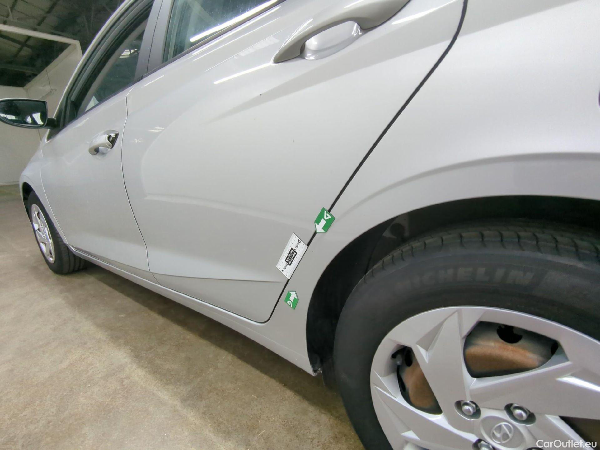  Hyundai  i20  Initia 1.2 85CV BVM5 E6d #38