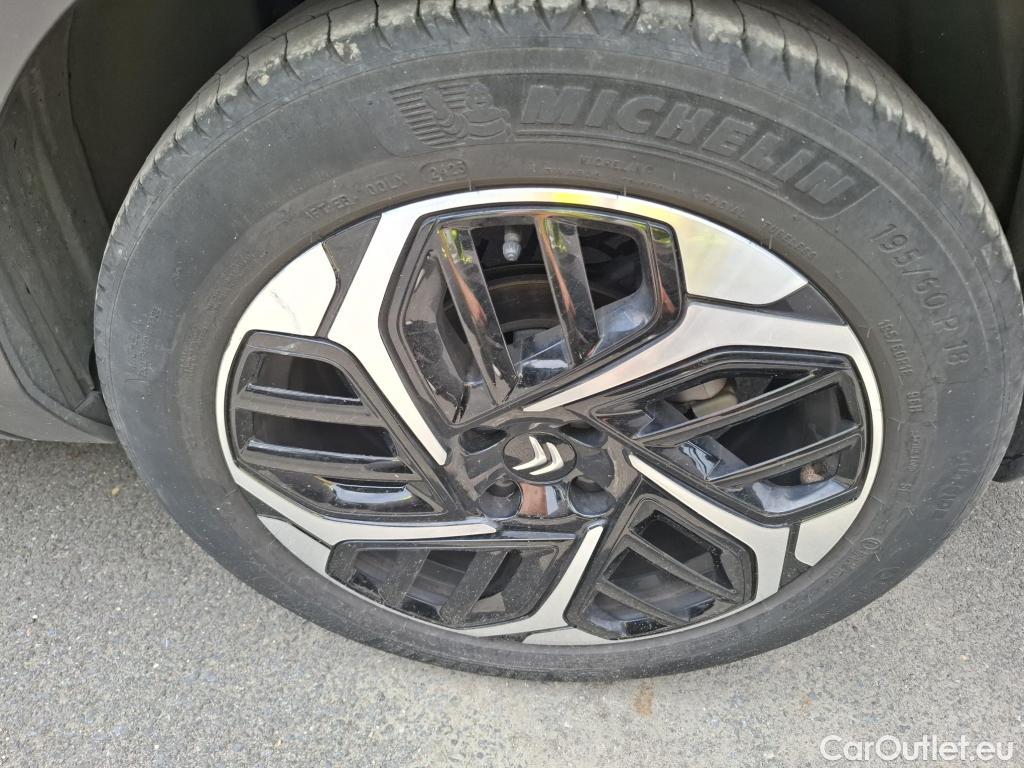  Citroen  C4 CITROEN  X / 2022 / 4P / Berline PureTech 130 S&S EAT8 Shine #6