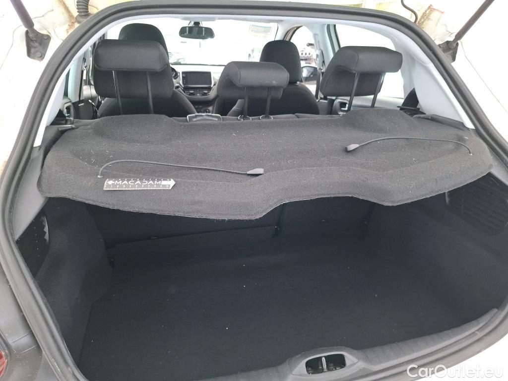  Peugeot  208  Signature 1.2 PureTech 80CV BVM5 E6dT #13
