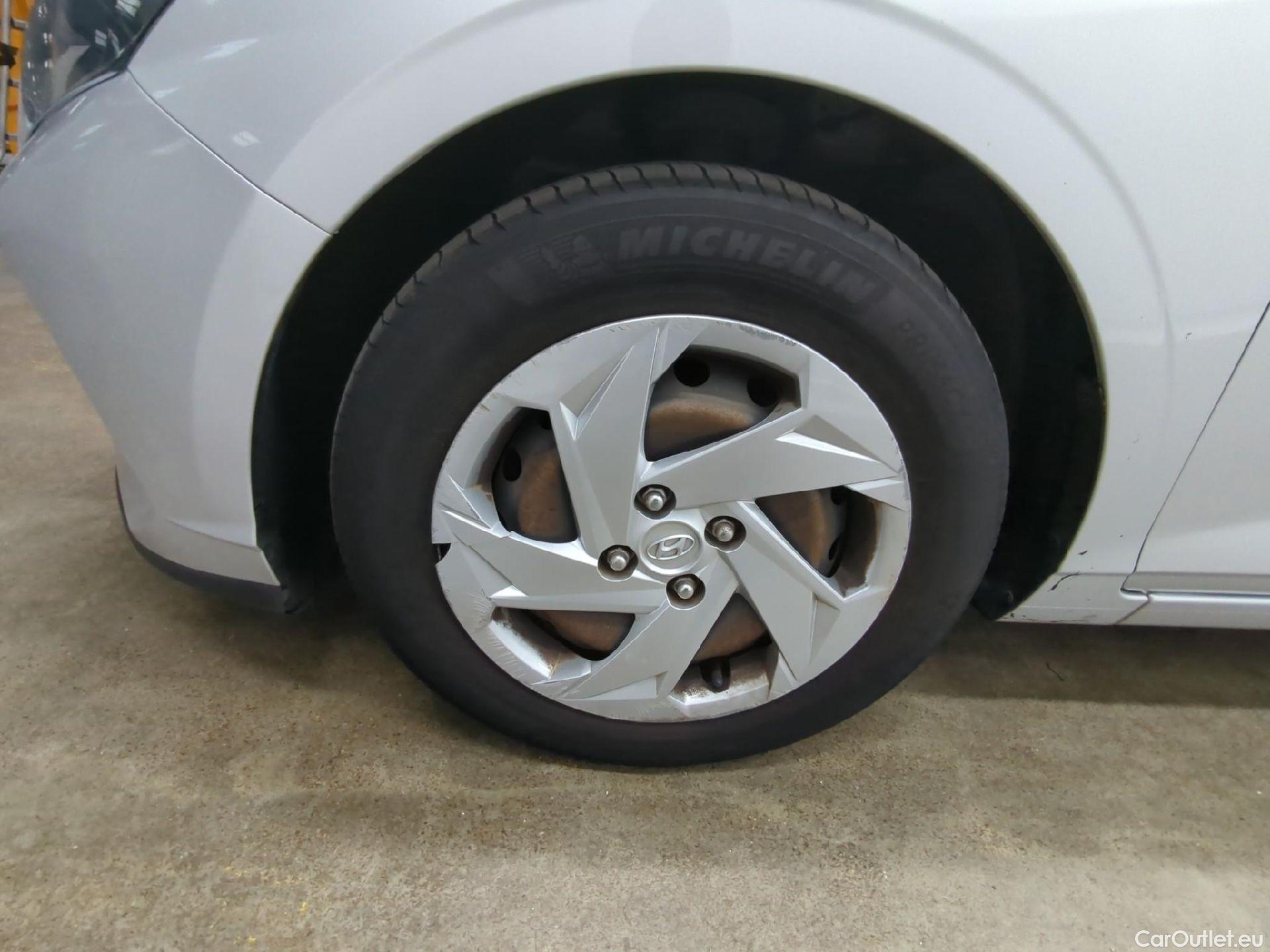  Hyundai  i20  Initia 1.2 85CV BVM5 E6d #29