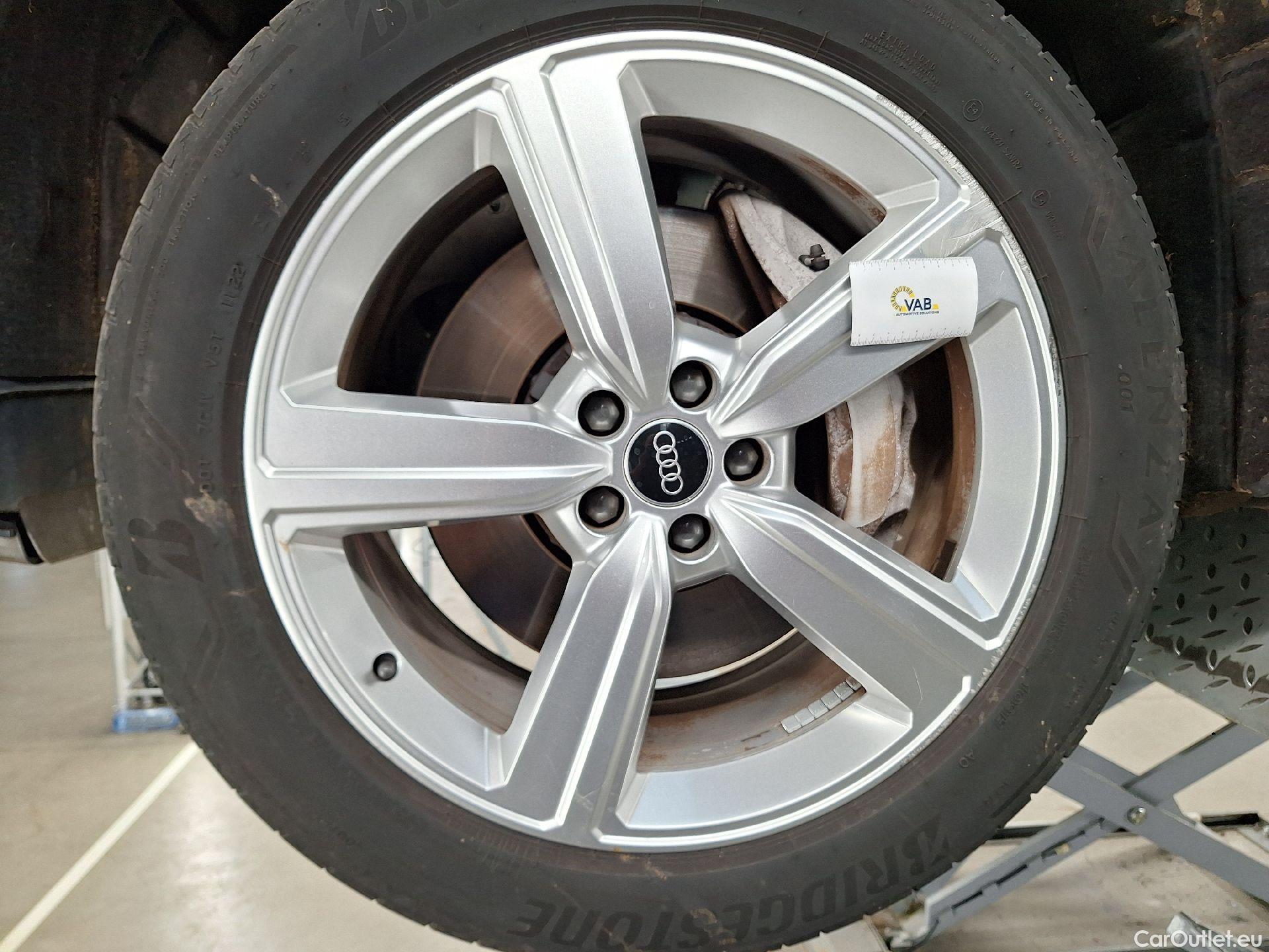  Audi  E-TRON Audi,  '19 BEV, Audi  50 Quattro Advanced 5d #38