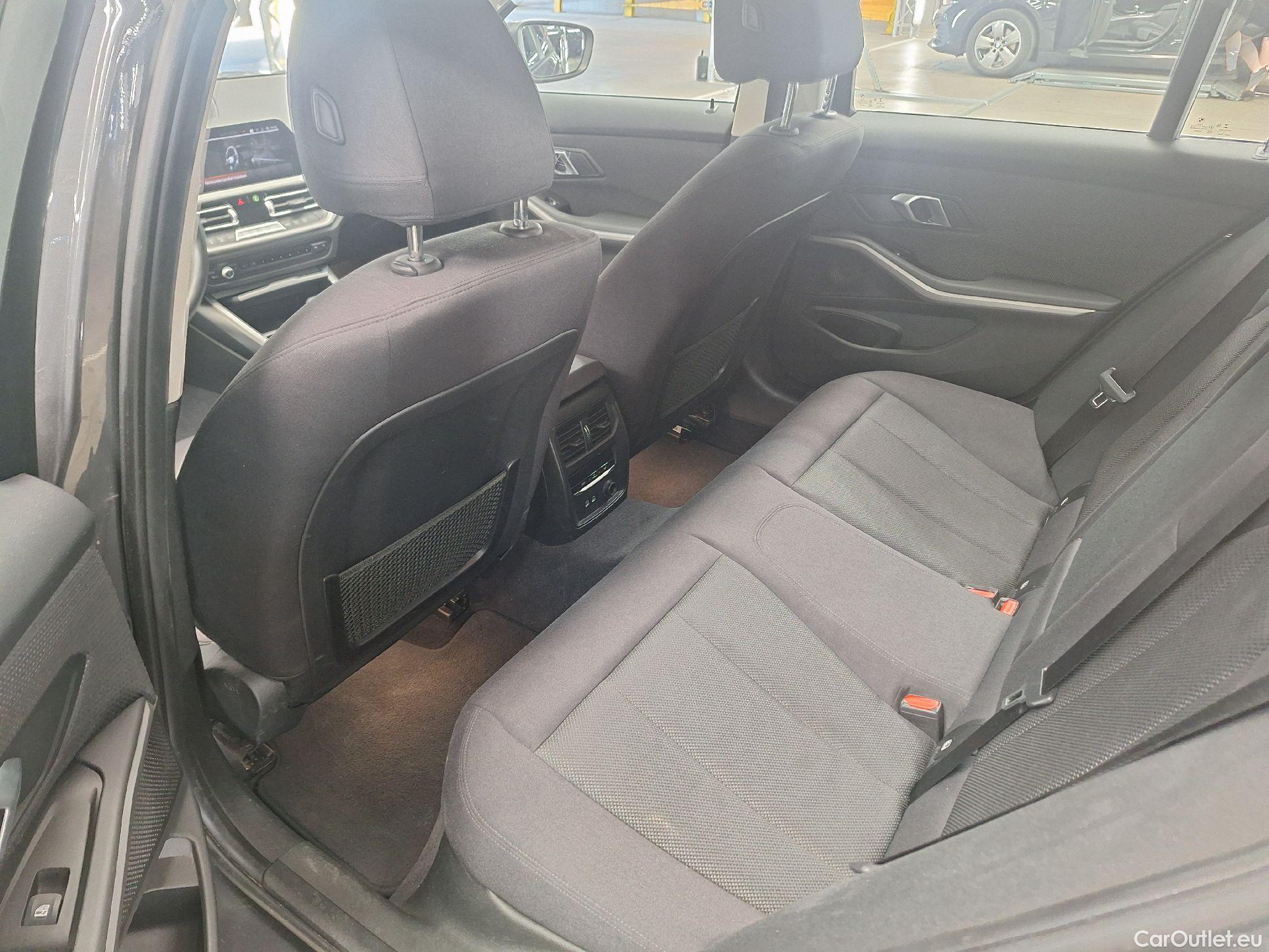  Bmw  Serie 3 BMW, 3-serie Touring '18, BMW 3 Reeks Touring 318dA (100 kW) 5d #47