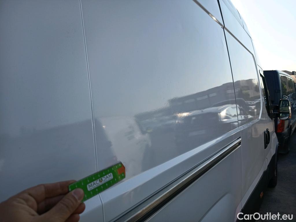  Iveco  Daily IVECO  / 2019 / 4P / furgón 2.3 TD 35S 16 V 3520L/H3 13,4 M3 #29