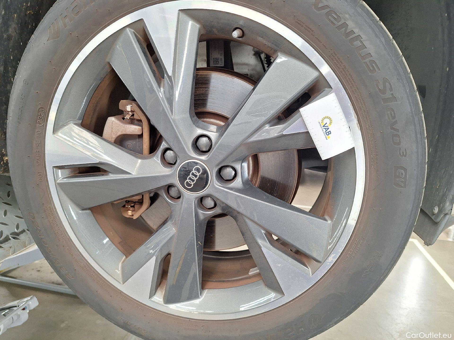  Audi  Q4 E-Tron Audi, Q4 SB e-tron '21 BEV,  SB 40 150kW S Line #40