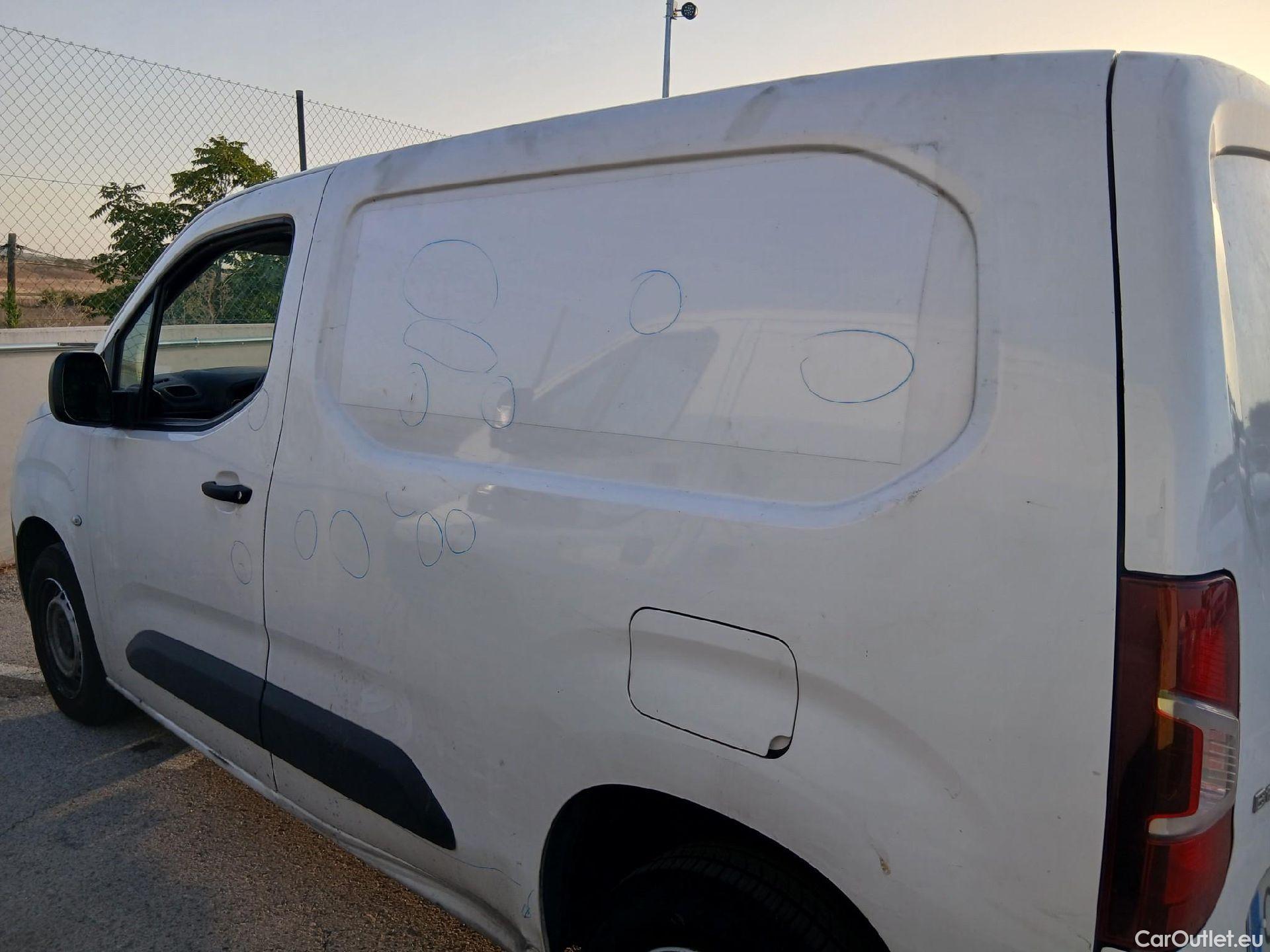  Citroen  Berlingo CITROEN  / 2018 / 3P / furgón derivado de turismo Talla M BlueHDi 100 CONTROL (AC2) #16